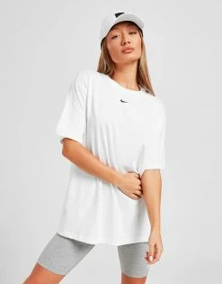 Nike Essential Logo Boyfriend T-Shirt Dame Hvid